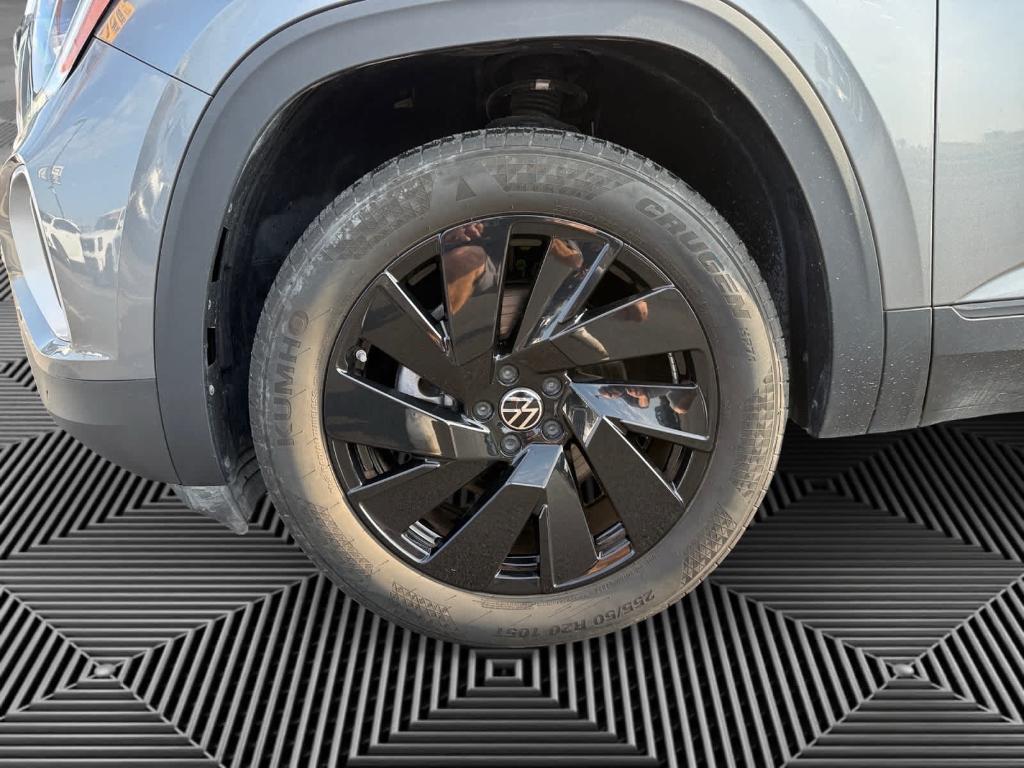 used 2024 Volkswagen Atlas car, priced at $32,470