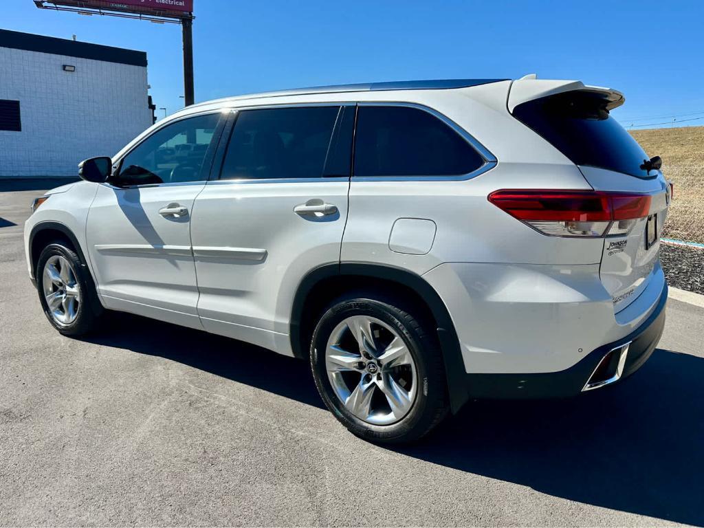 used 2018 Toyota Highlander car, priced at $27,595