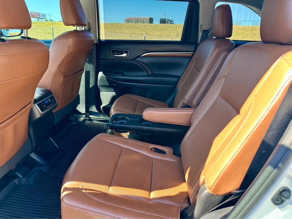 used 2018 Toyota Highlander car, priced at $27,595