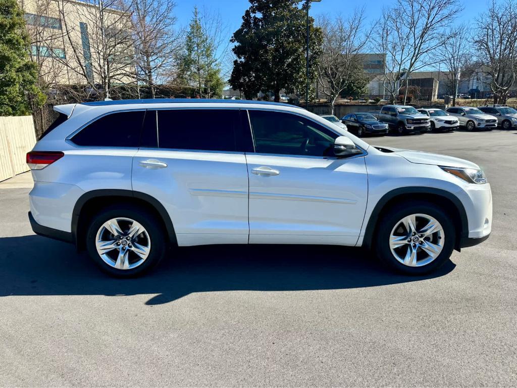 used 2018 Toyota Highlander car, priced at $27,595
