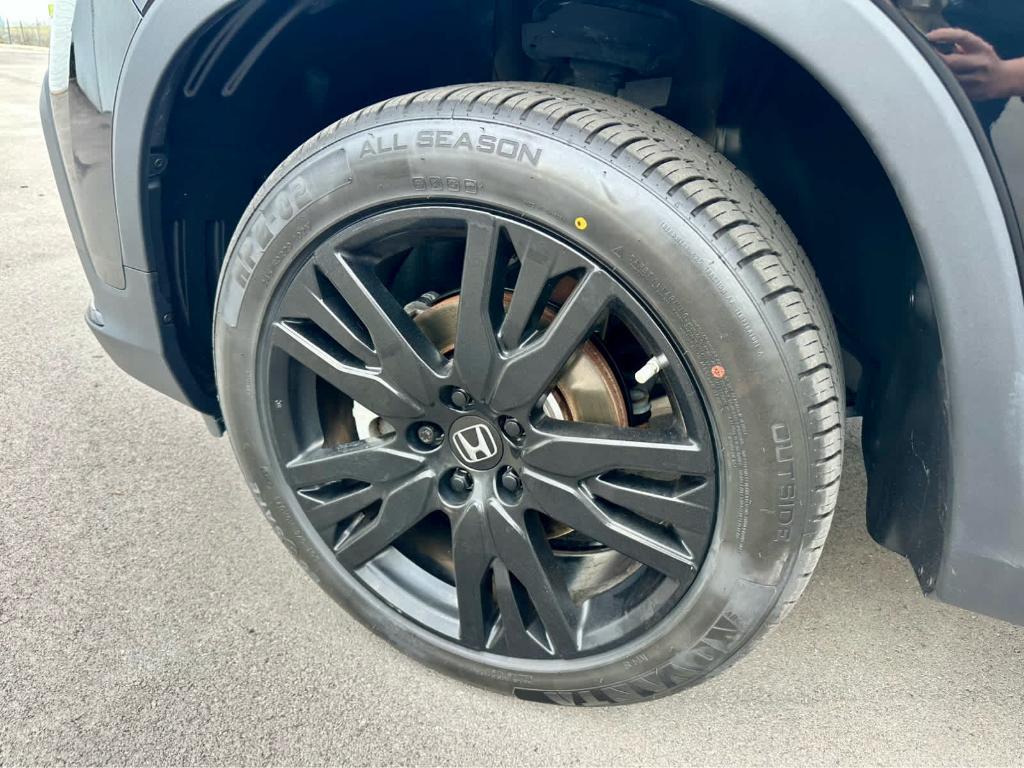 used 2022 Honda Pilot car, priced at $37,995