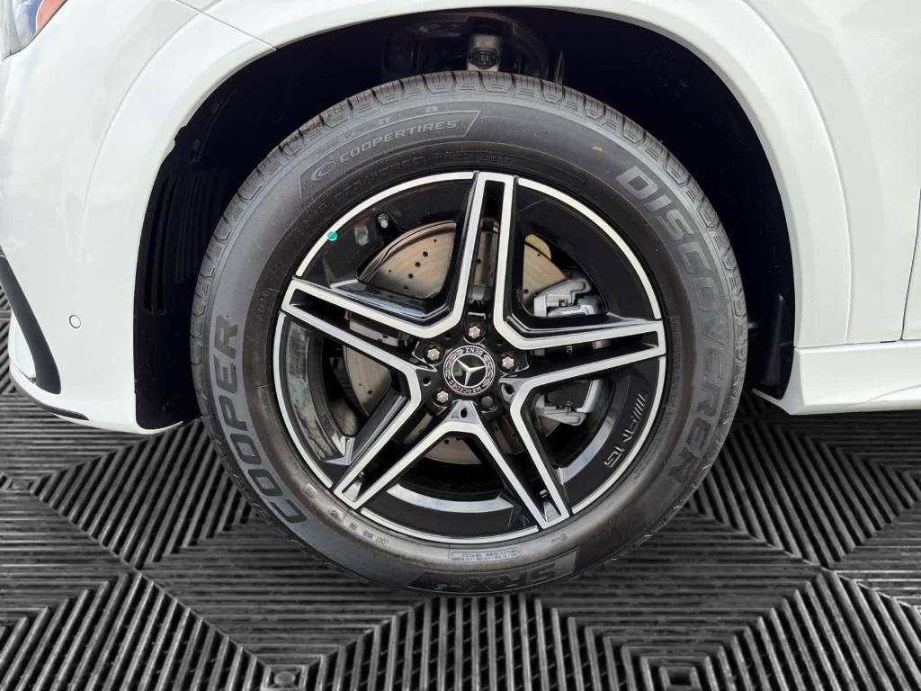 new 2025 Mercedes-Benz GLE 450 car, priced at $84,530