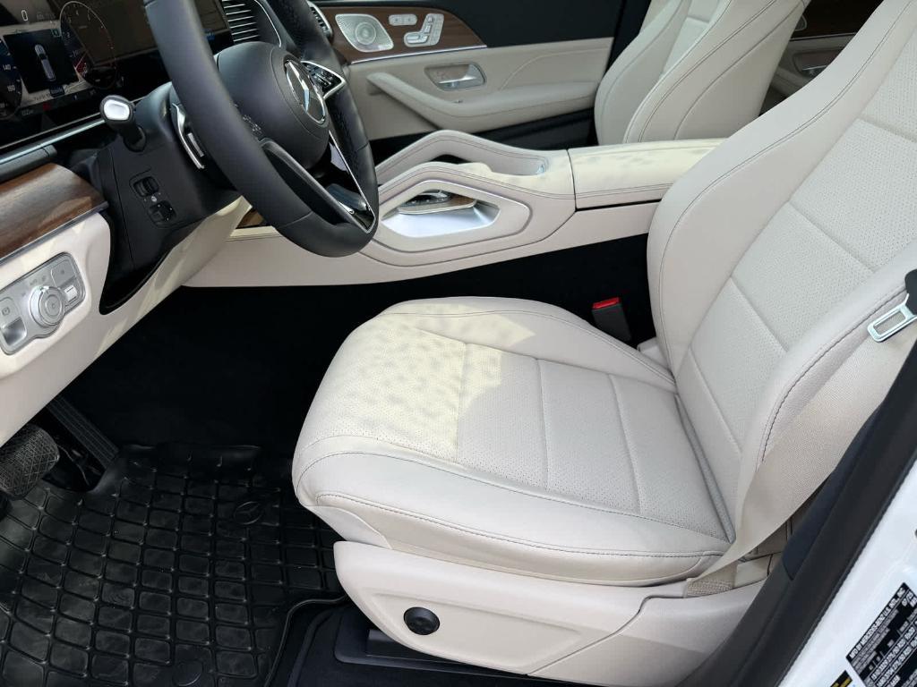 new 2025 Mercedes-Benz GLE 450 car, priced at $84,530