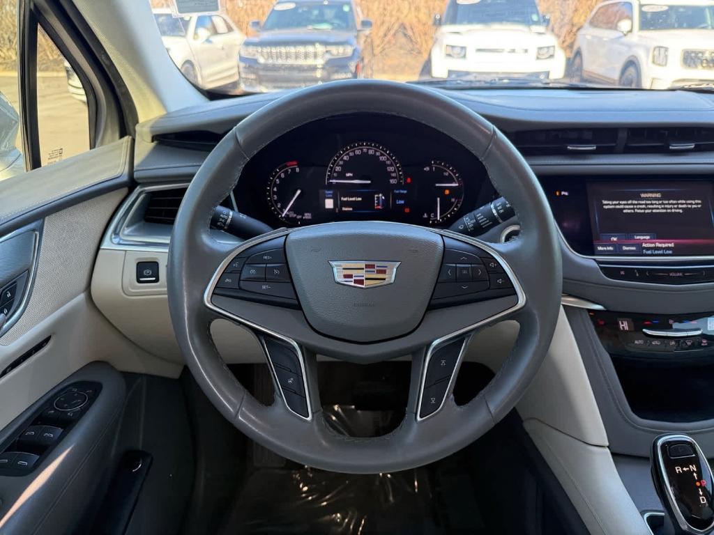 used 2017 Cadillac XT5 car, priced at $17,990