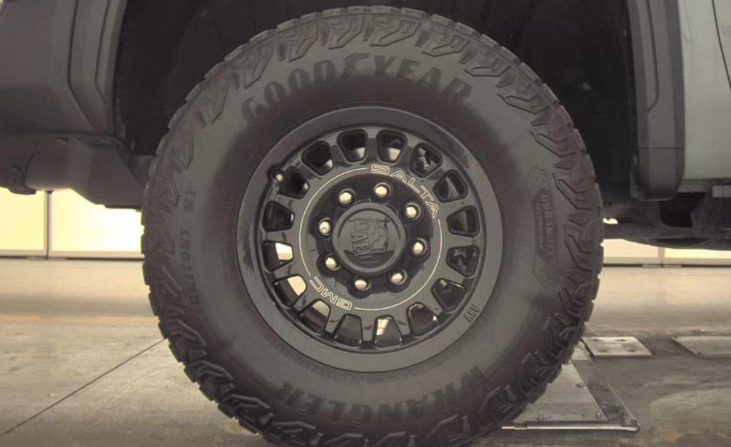 used 2024 GMC Sierra 2500 car, priced at $85,990