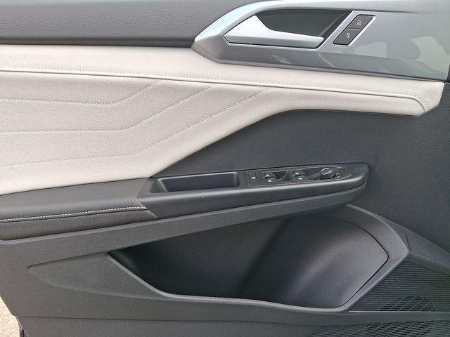 new 2026 Volkswagen Taos car, priced at $39,062