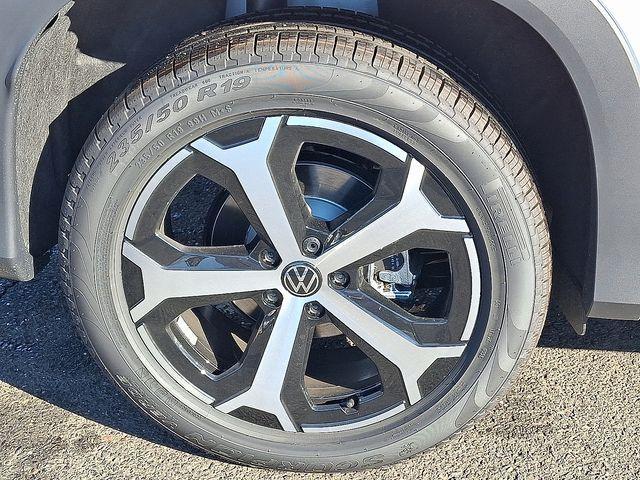 new 2026 Volkswagen Tiguan car, priced at $38,897