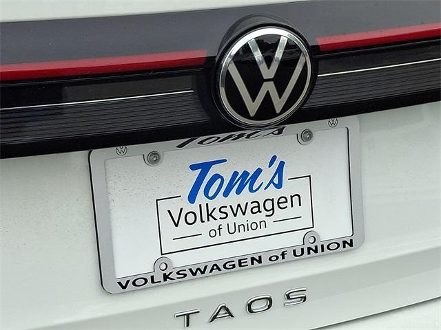 new 2025 Volkswagen Taos car