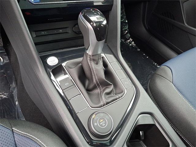 new 2025 Volkswagen Taos car