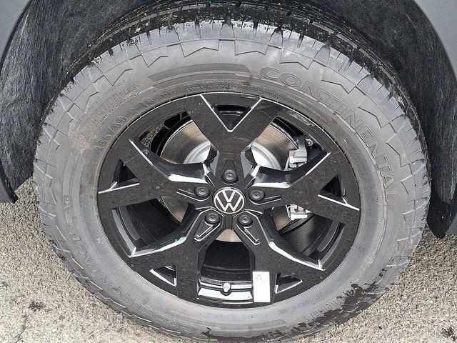 new 2026 Volkswagen Atlas car, priced at $50,654