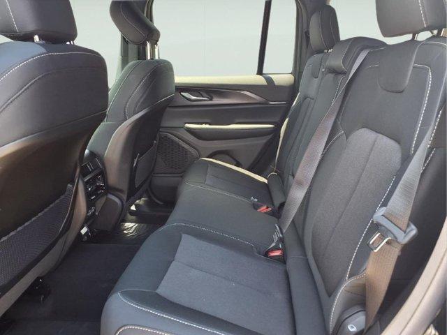 new 2026 Jeep Grand Cherokee car, priced at $40,197