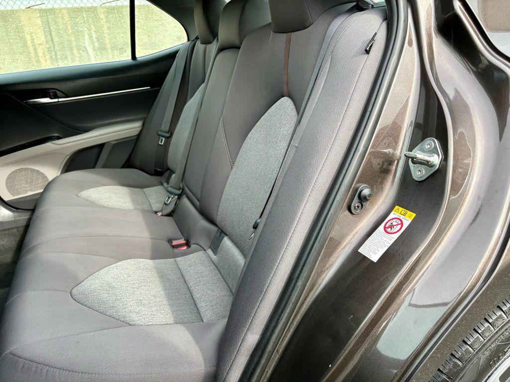 used 2018 Toyota Camry Hybrid car, priced at $15,499