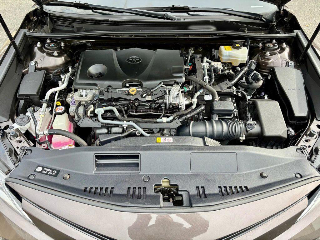 used 2018 Toyota Camry Hybrid car, priced at $15,499
