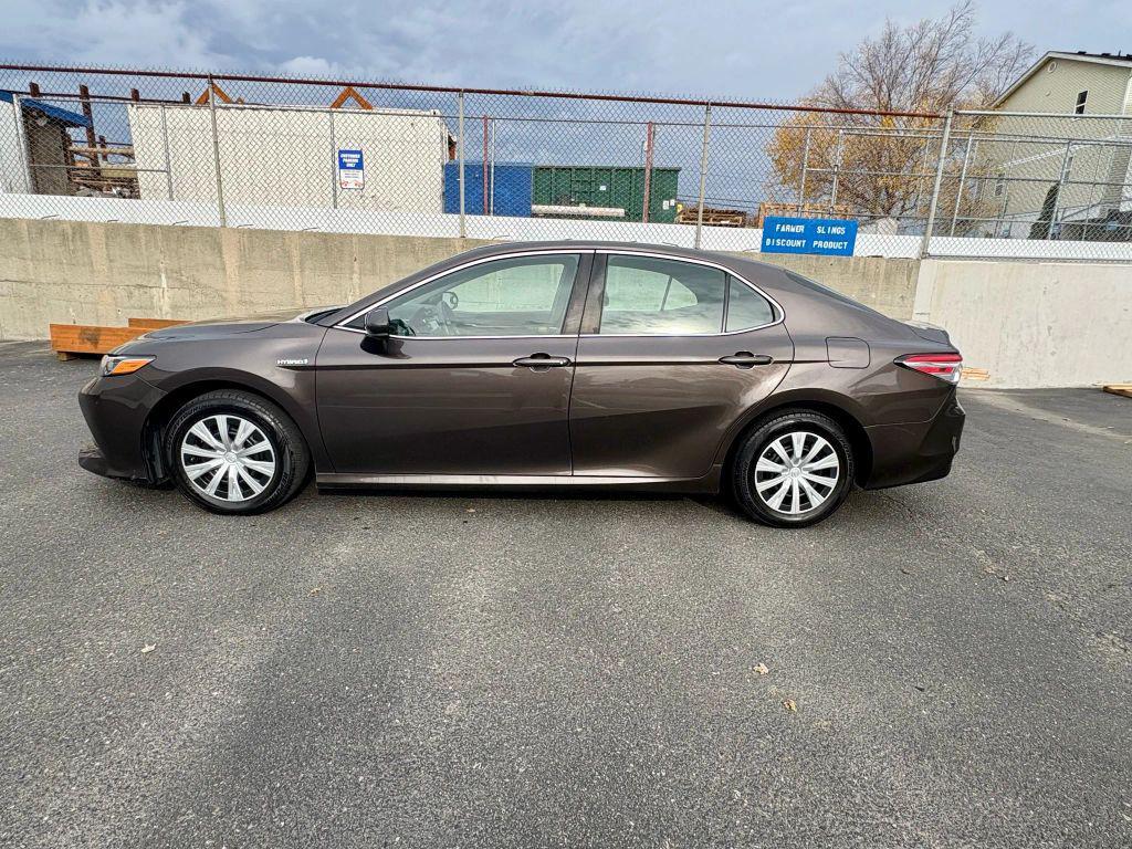 used 2018 Toyota Camry Hybrid car, priced at $15,499