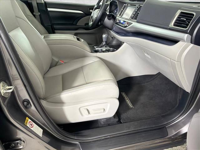 used 2019 Toyota Highlander car, priced at $16,580