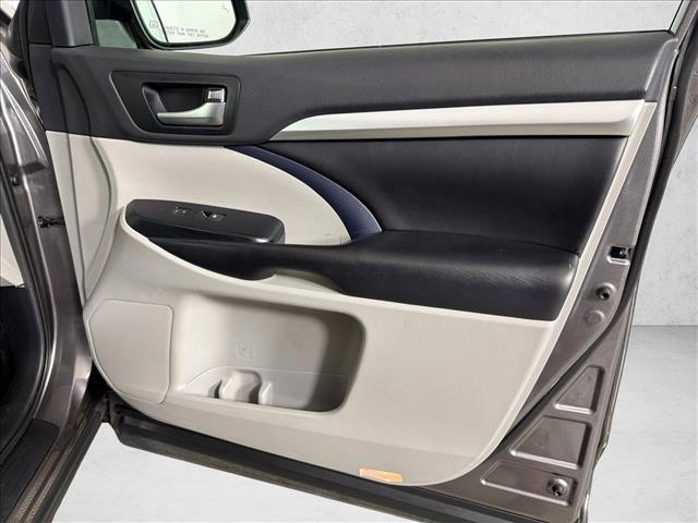 used 2019 Toyota Highlander car, priced at $16,580