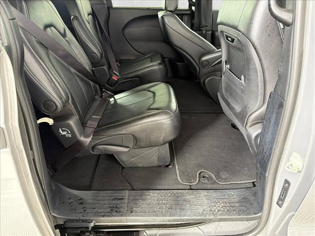 used 2025 Chrysler Pacifica car, priced at $27,088