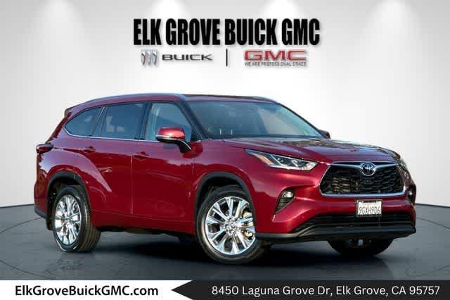 used 2023 Toyota Highlander car, priced at $36,400