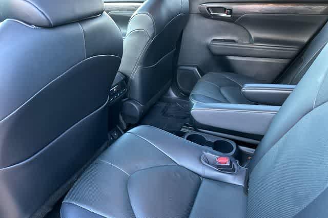 used 2023 Toyota Highlander car, priced at $36,400