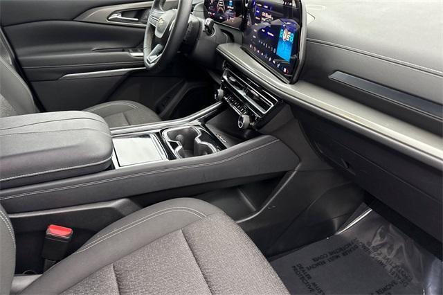 used 2024 Chevrolet Traverse car, priced at $39,900