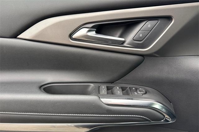 used 2024 Chevrolet Traverse car, priced at $39,900