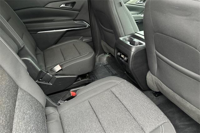 used 2024 Chevrolet Traverse car, priced at $39,900