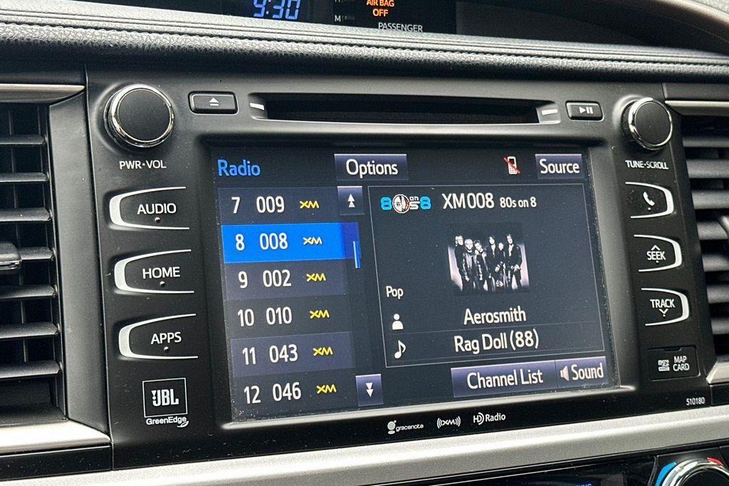 used 2018 Toyota Highlander car, priced at $25,725