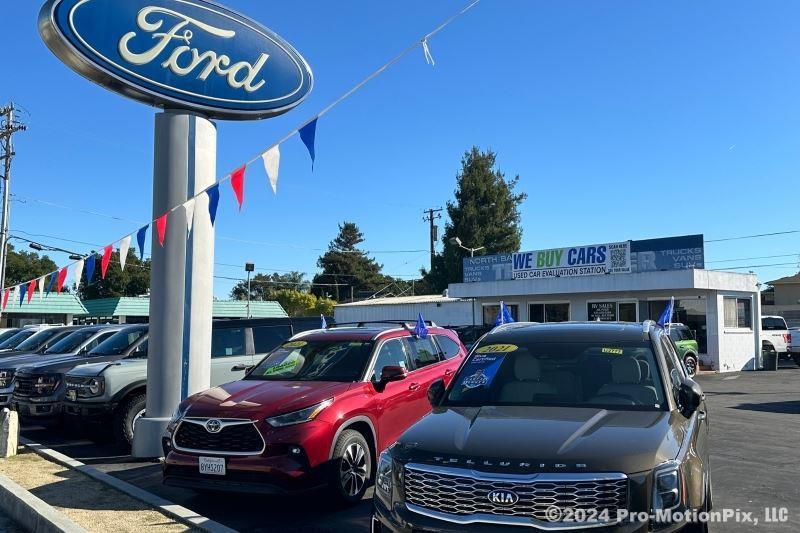 2024 Star White Metallic Tri-Coat Ford Escape