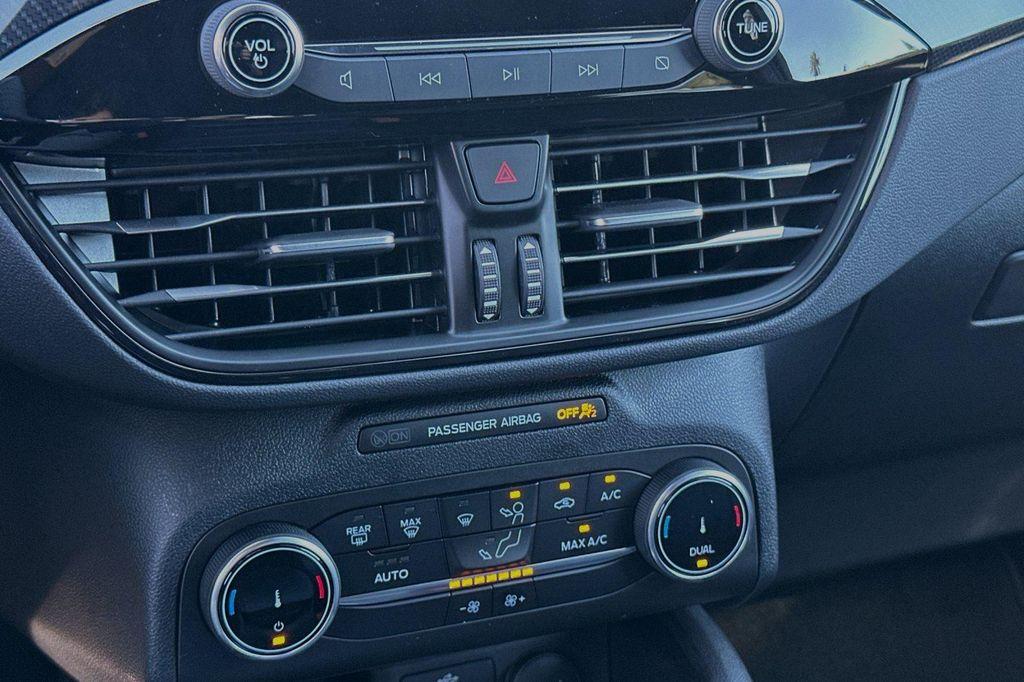 2024 Star White Metallic Tri-Coat Ford Escape