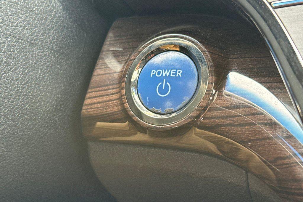 used 2013 Toyota Avalon Hybrid car, priced at $12,899