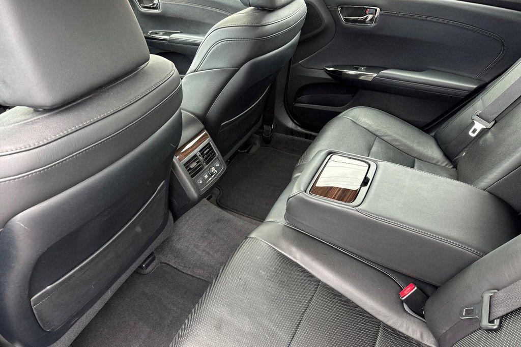 used 2013 Toyota Avalon Hybrid car, priced at $12,899