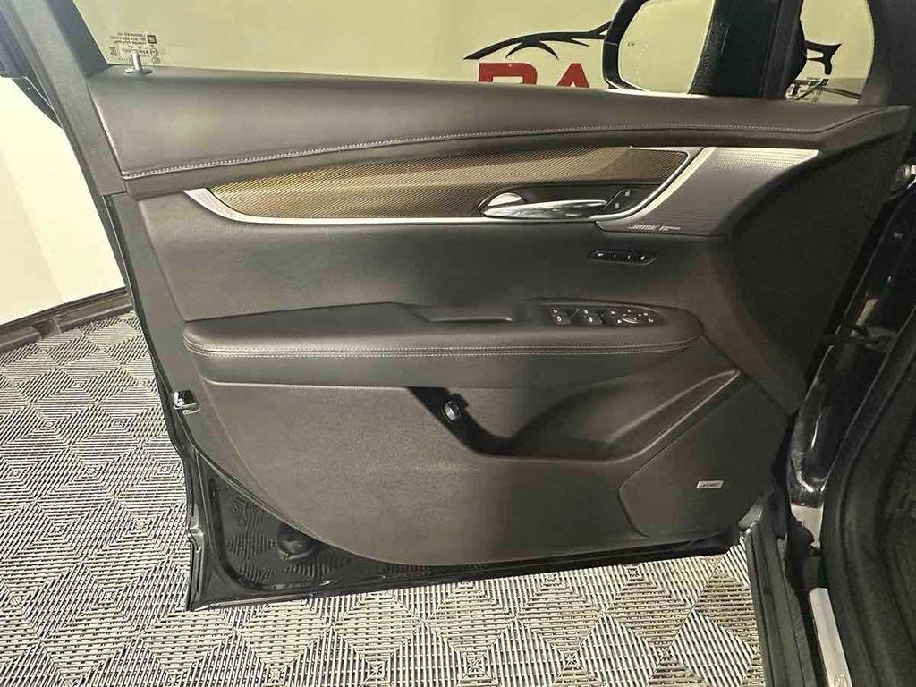 used 2020 Cadillac XT6 car, priced at $19,495