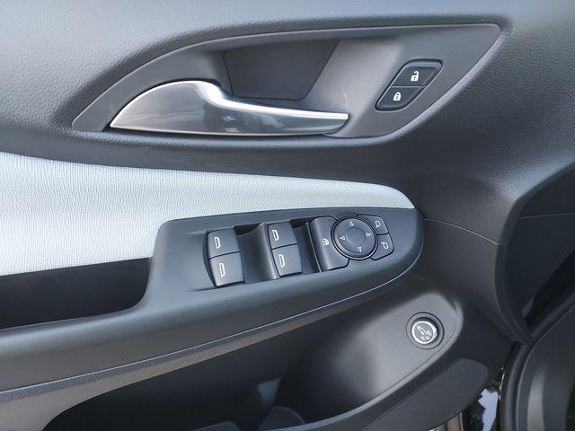 new 2025 Buick Envista car, priced at $27,050