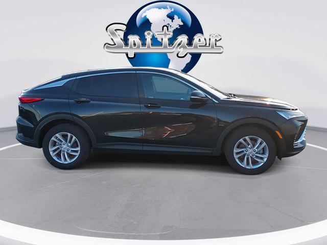 new 2025 Buick Envista car, priced at $27,050