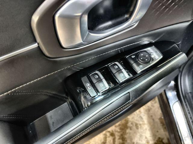 used 2025 Kia Sorento car, priced at $36,621