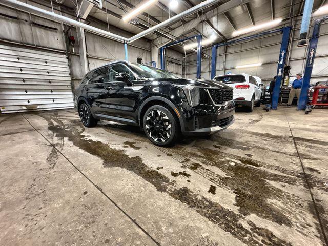 used 2025 Kia Sorento car, priced at $36,621