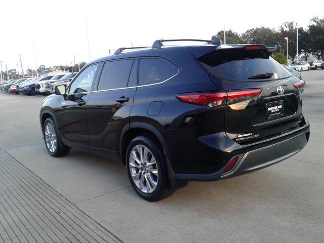 used 2020 Toyota Highlander car, priced at $25,243