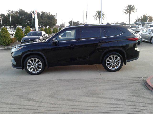 used 2020 Toyota Highlander car, priced at $25,243