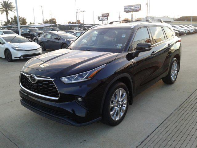 used 2020 Toyota Highlander car, priced at $25,243