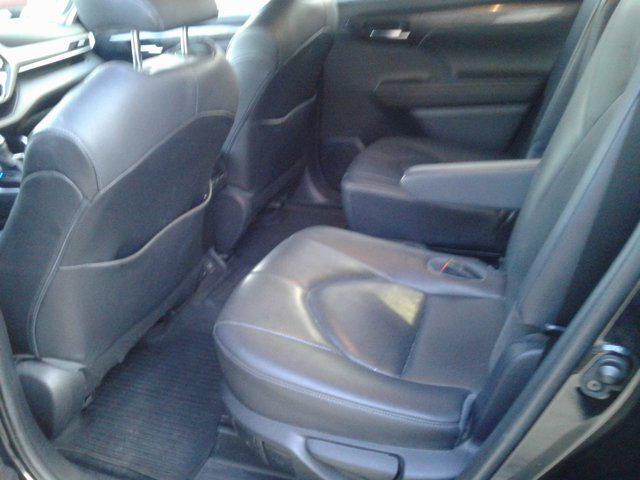 used 2020 Toyota Highlander car, priced at $25,243