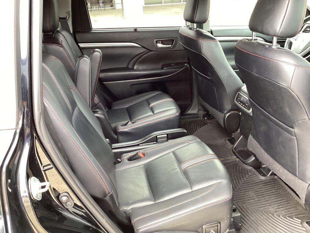 used 2019 Toyota Highlander car, priced at $22,625