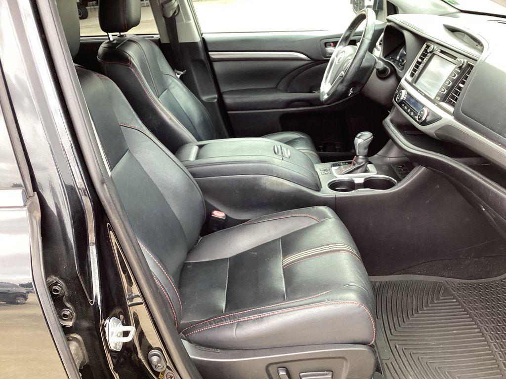 used 2019 Toyota Highlander car, priced at $22,625