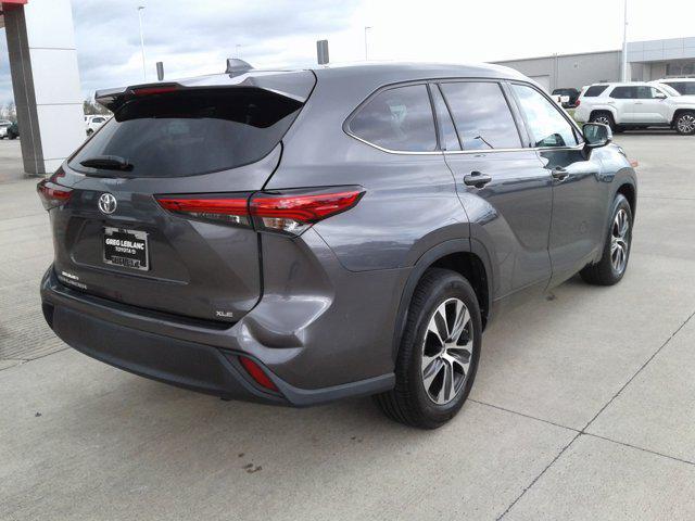 used 2021 Toyota Highlander car