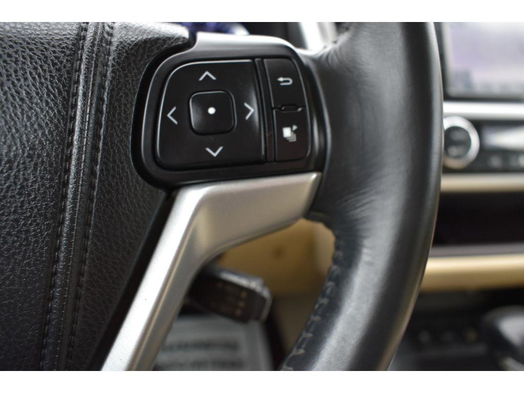 used 2014 Toyota Highlander car, priced at $18,999