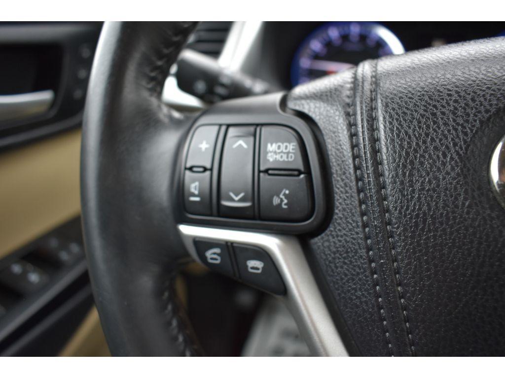 used 2014 Toyota Highlander car, priced at $18,999