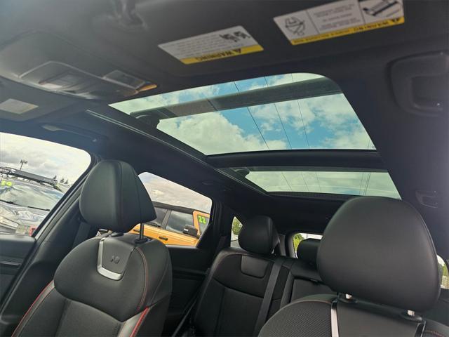 2024 White Pearl Hyundai TUCSON Hybrid