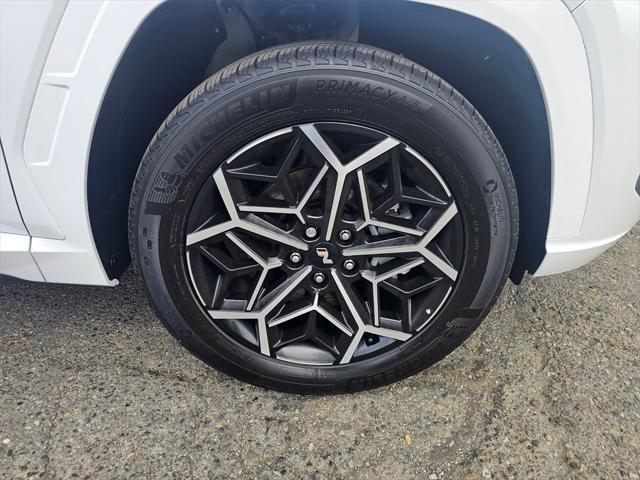 2024 White Pearl Hyundai TUCSON Hybrid