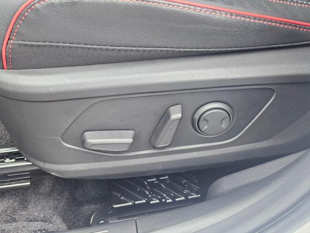2024 White Pearl Hyundai TUCSON Hybrid