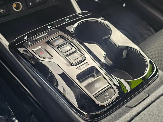2024 White Pearl Hyundai TUCSON Hybrid