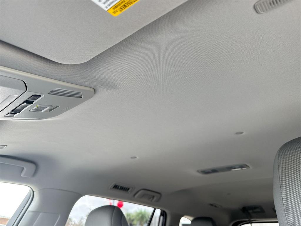 used 2023 Toyota Highlander Hybrid car, priced at $29,322